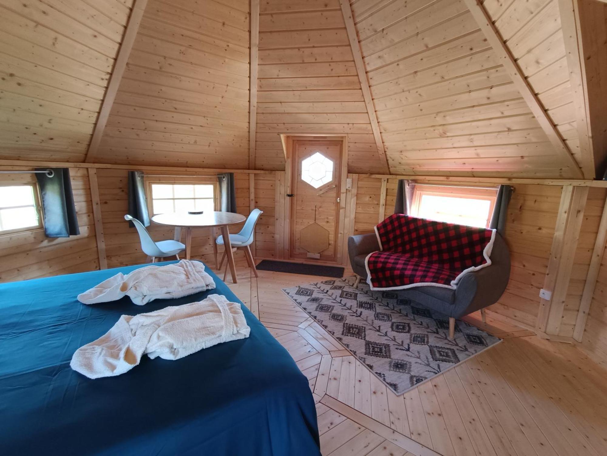 Les Cabanes Du Grand Nord Pradines  Esterno foto